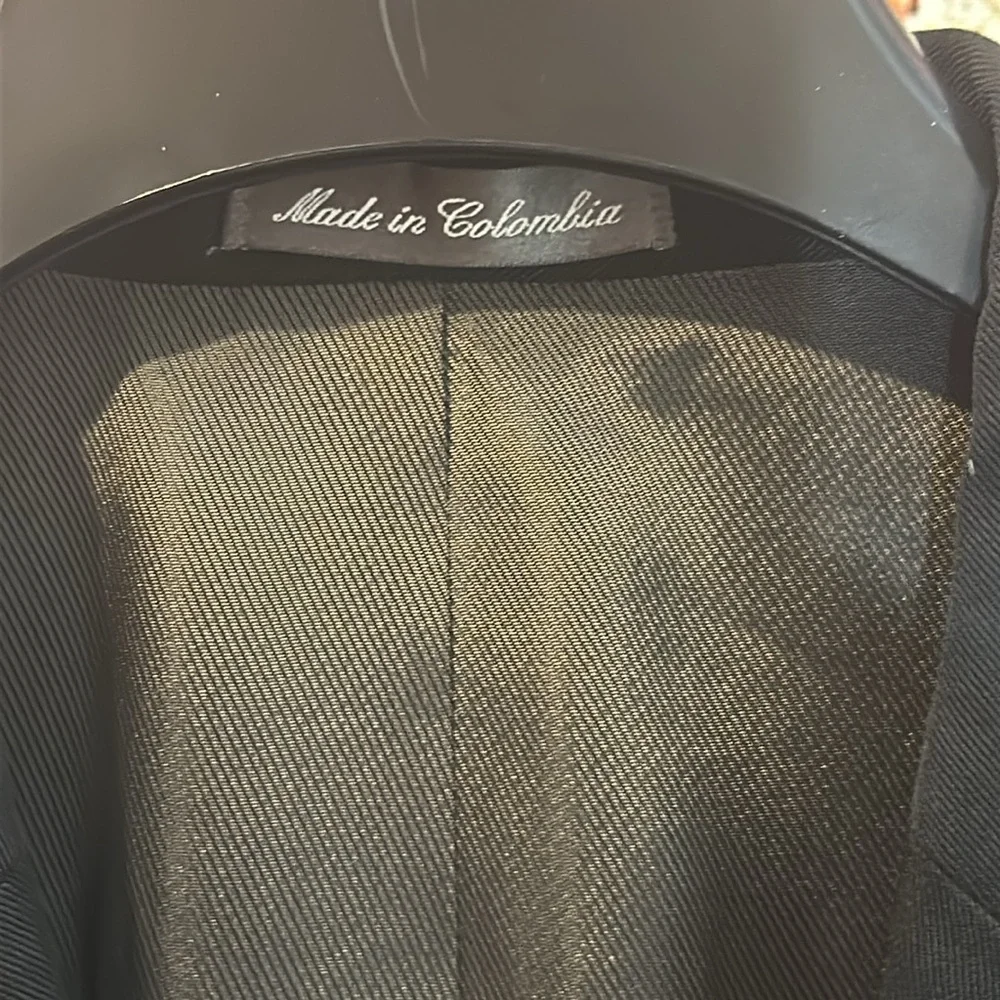 Oscar de la Renta used excellent